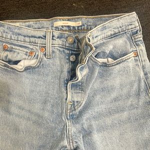 Women’s Levi jeans